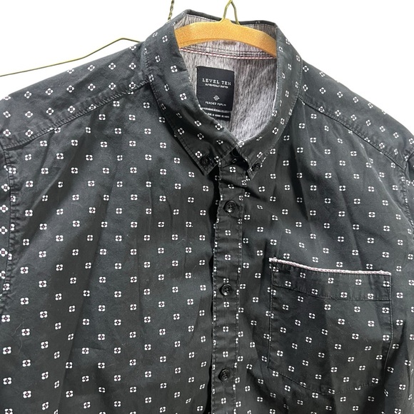 !SOLD! LEVEL TEN Black Patterned Men's Shirt Short Sleeve Button Down sz Medium - Picture 2 of 8